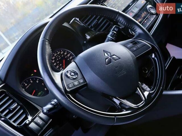 Міцубісі Аутлендер 2018 у Дрогобичі на Automoto.ua Білий Міцубісі Аутлендер, об'ємом двигуна 2.4 л та пробігом 59 тис. км за 17999 $, фото 66 на Automoto.ua