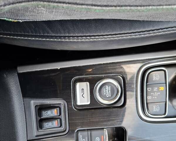 Мицубиси Аутлендер 2018 в Тернополе на Automoto.ua Белый Мицубиси Аутлендер, объемом двигателя 2 л и пробегом 96 тыс. км за 18900 $, фото 16 на Automoto.ua
