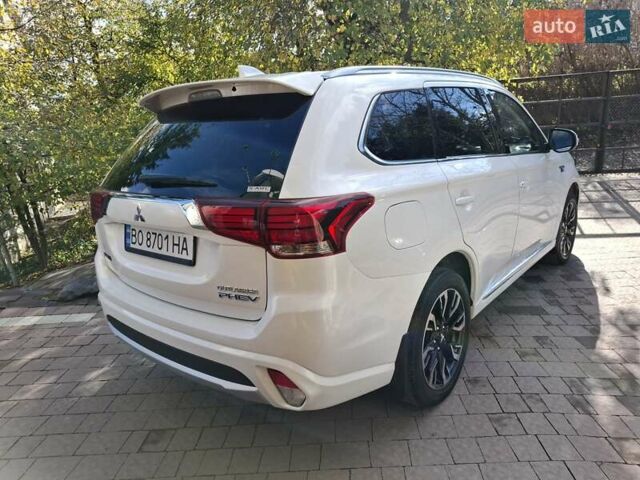Мицубиси Аутлендер 2018 в Тернополе на Automoto.ua Белый Мицубиси Аутлендер, объемом двигателя 2 л и пробегом 96 тыс. км за 18900 $, фото 4 на Automoto.ua