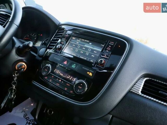 Міцубісі Аутлендер 2018 у Дрогобичі на Automoto.ua Білий Міцубісі Аутлендер, об'ємом двигуна 2.4 л та пробігом 59 тис. км за 17999 $, фото 52 на Automoto.ua
