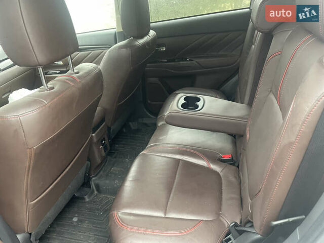 Белый Мицубиси Аутлендер, объемом двигателя 2 л и пробегом 142 тыс. км за 17400 $, фото 11 на Automoto.ua