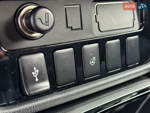 Белый Мицубиси Аутлендер, объемом двигателя 2 л и пробегом 45 тыс. км за 20200 $, фото 51 на Automoto.ua