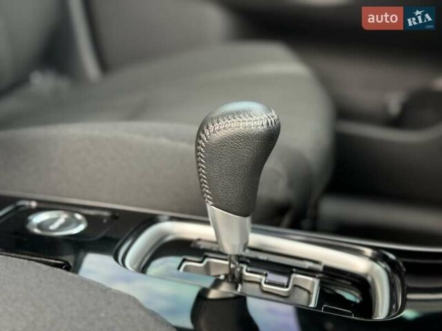 Белый Мицубиси Аутлендер, объемом двигателя 2 л и пробегом 45 тыс. км за 20200 $, фото 61 на Automoto.ua