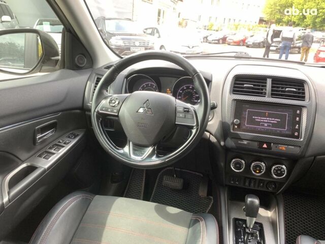 Білий Міцубісі Аутлендер, об'ємом двигуна 2.4 л та пробігом 101 тис. км за 14990 $, фото 27 на Automoto.ua