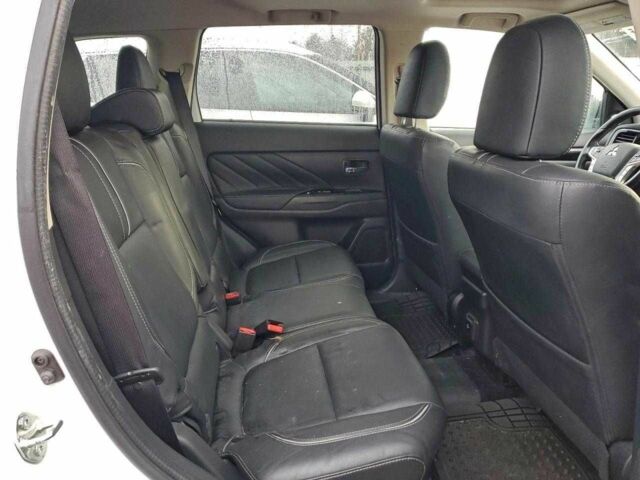 Белый Мицубиси Аутлендер, объемом двигателя 2 л и пробегом 73 тыс. км за 4000 $, фото 10 на Automoto.ua