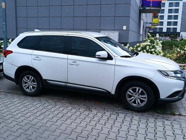 Білий Міцубісі Аутлендер, об'ємом двигуна 2 л та пробігом 45 тис. км за 21000 $, фото 1 на Automoto.ua