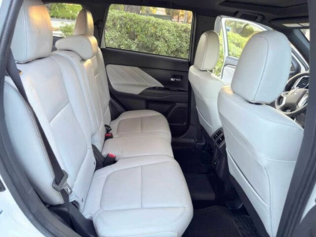 Белый Мицубиси Аутлендер, объемом двигателя 2 л и пробегом 34 тыс. км за 9100 $, фото 10 на Automoto.ua