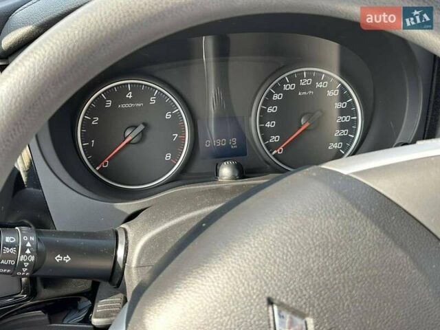 Белый Мицубиси Аутлендер, объемом двигателя 2 л и пробегом 19 тыс. км за 18500 $, фото 29 на Automoto.ua