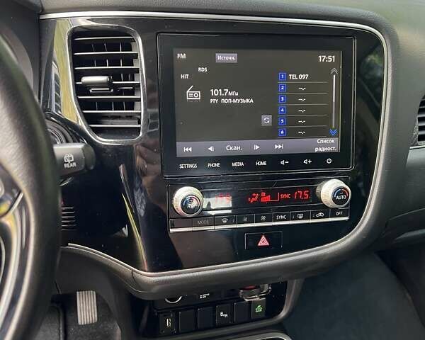 Белый Мицубиси Аутлендер, объемом двигателя 2.36 л и пробегом 160 тыс. км за 17400 $, фото 15 на Automoto.ua