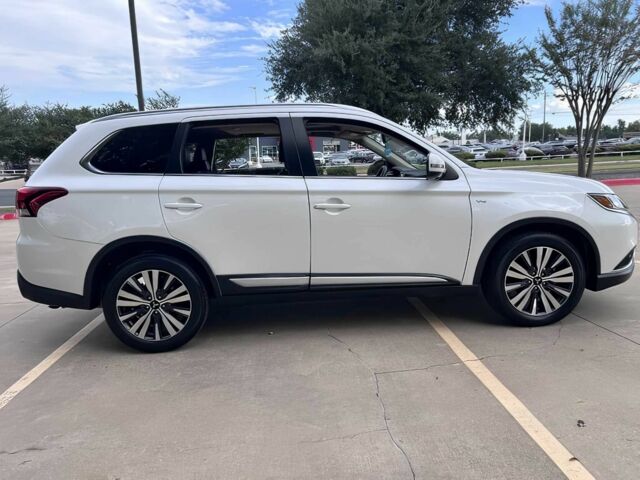 Белый Мицубиси Аутлендер, объемом двигателя 3 л и пробегом 39 тыс. км за 6700 $, фото 7 на Automoto.ua