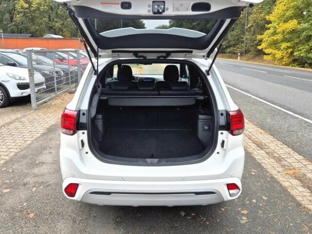 Белый Мицубиси Аутлендер, объемом двигателя 2.4 л и пробегом 42 тыс. км за 6000 $, фото 6 на Automoto.ua