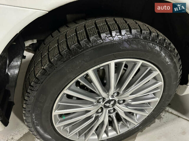 Белый Мицубиси Аутлендер, объемом двигателя 2 л и пробегом 70 тыс. км за 24300 $, фото 54 на Automoto.ua