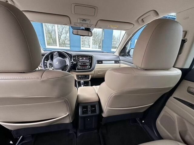 Белый Мицубиси Аутлендер, объемом двигателя 2.4 л и пробегом 96 тыс. км за 10800 $, фото 17 на Automoto.ua