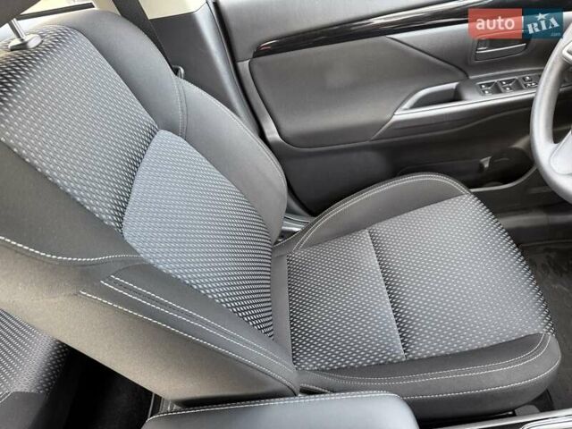 Білий Міцубісі Аутлендер, об'ємом двигуна 2 л та пробігом 19 тис. км за 17700 $, фото 22 на Automoto.ua