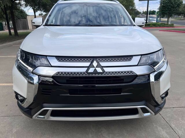 Белый Мицубиси Аутлендер, объемом двигателя 3 л и пробегом 46 тыс. км за 10900 $, фото 1 на Automoto.ua