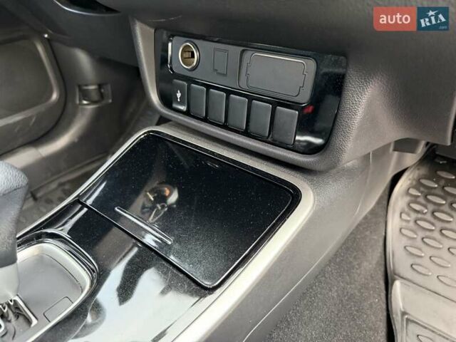 Білий Міцубісі Аутлендер, об'ємом двигуна 2 л та пробігом 19 тис. км за 17700 $, фото 25 на Automoto.ua