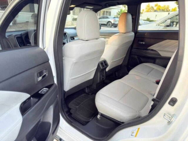 Белый Мицубиси Аутлендер, объемом двигателя 2.5 л и пробегом 49 тыс. км за 5000 $, фото 10 на Automoto.ua