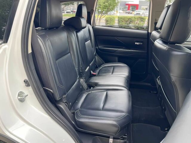 Белый Мицубиси Аутлендер, объемом двигателя 3 л и пробегом 39 тыс. км за 6700 $, фото 14 на Automoto.ua