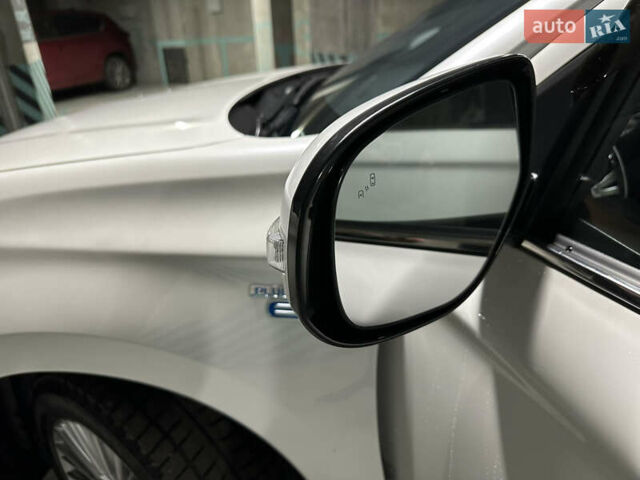 Белый Мицубиси Аутлендер, объемом двигателя 2 л и пробегом 70 тыс. км за 24300 $, фото 57 на Automoto.ua