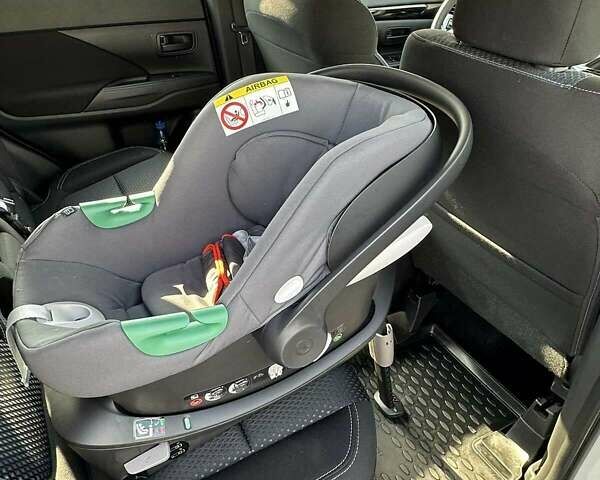 Белый Мицубиси Аутлендер, объемом двигателя 2 л и пробегом 19 тыс. км за 18500 $, фото 51 на Automoto.ua