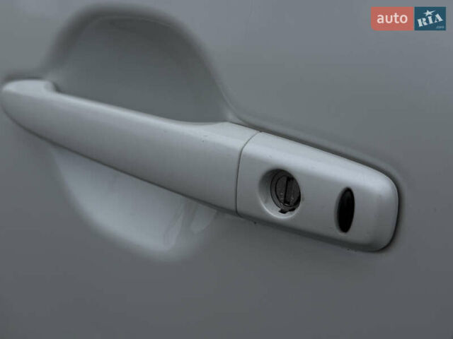 Білий Міцубісі Аутлендер, об'ємом двигуна 2.4 л та пробігом 190 тис. км за 14500 $, фото 29 на Automoto.ua