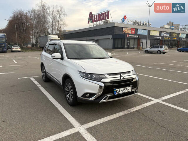 Білий Міцубісі Аутлендер, об'ємом двигуна 2.36 л та пробігом 168 тис. км за 19500 $, фото 3 на Automoto.ua