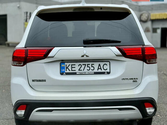 Білий Міцубісі Аутлендер, об'ємом двигуна 2.4 л та пробігом 190 тис. км за 14500 $, фото 9 на Automoto.ua
