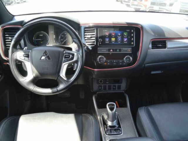 Мицубиси Аутлендер 2019 в Ровно на Automoto.ua Белый Мицубиси Аутлендер, объемом двигателя 2 л и пробегом 37 тыс. км за 6000 $, фото 4 на Automoto.ua