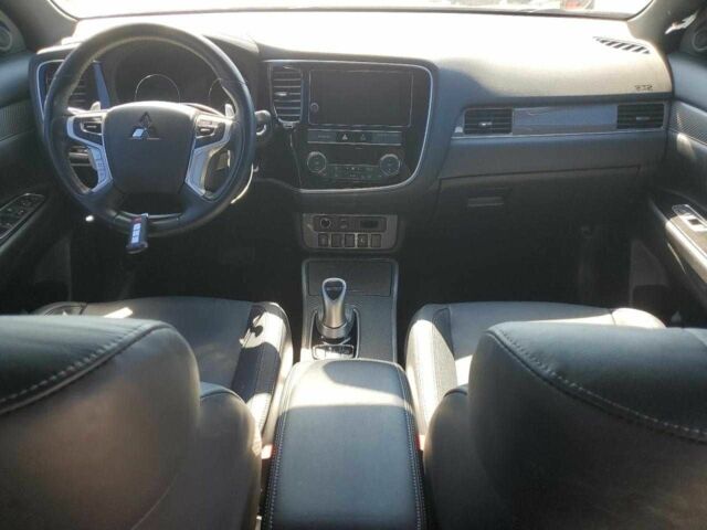 Белый Мицубиси Аутлендер, объемом двигателя 2 л и пробегом 54 тыс. км за 4200 $, фото 7 на Automoto.ua