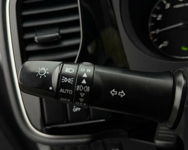 Білий Міцубісі Аутлендер, об'ємом двигуна 2.4 л та пробігом 190 тис. км за 14500 $, фото 25 на Automoto.ua