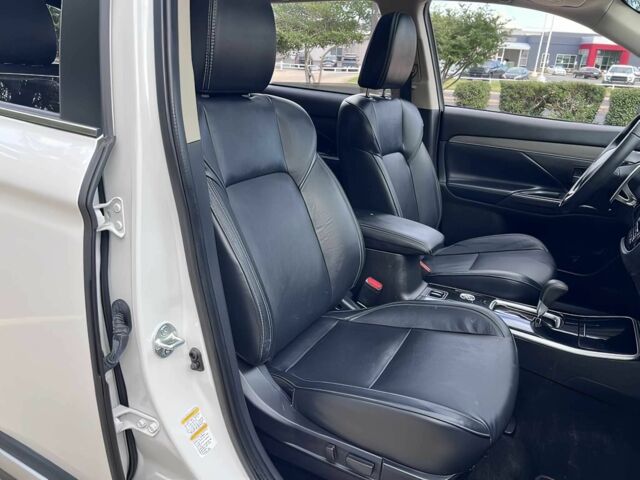 Белый Мицубиси Аутлендер, объемом двигателя 3 л и пробегом 39 тыс. км за 6700 $, фото 12 на Automoto.ua