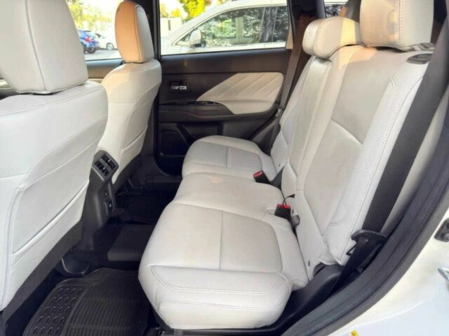 Белый Мицубиси Аутлендер, объемом двигателя 2.5 л и пробегом 49 тыс. км за 5000 $, фото 11 на Automoto.ua