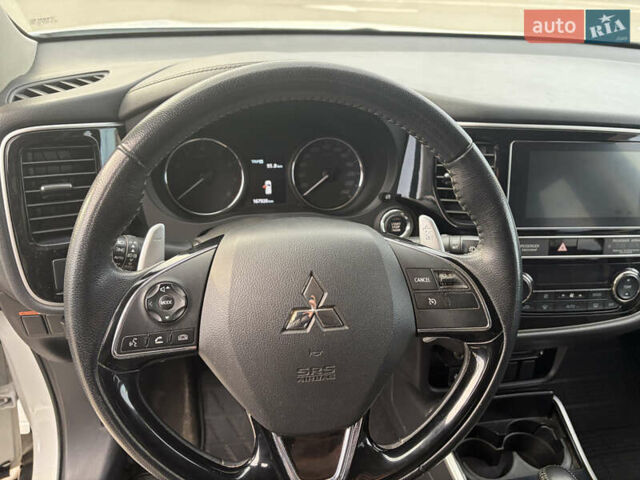 Білий Міцубісі Аутлендер, об'ємом двигуна 2.36 л та пробігом 168 тис. км за 19500 $, фото 9 на Automoto.ua
