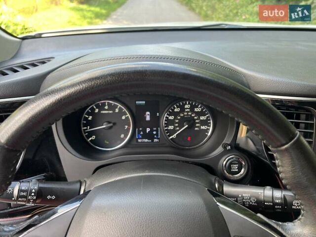 Белый Мицубиси Аутлендер, объемом двигателя 2.36 л и пробегом 160 тыс. км за 17400 $, фото 19 на Automoto.ua