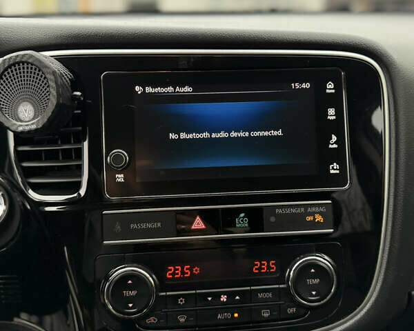 Білий Міцубісі Аутлендер, об'ємом двигуна 2.4 л та пробігом 190 тис. км за 14500 $, фото 23 на Automoto.ua