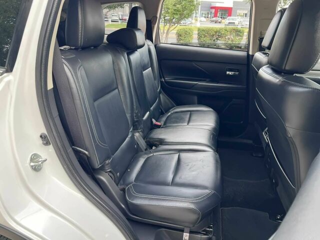 Белый Мицубиси Аутлендер, объемом двигателя 3 л и пробегом 46 тыс. км за 10900 $, фото 11 на Automoto.ua