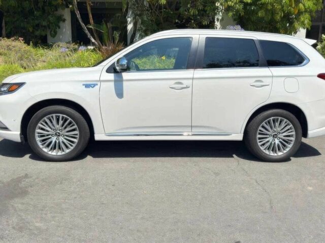 Білий Міцубісі Аутлендер, об'ємом двигуна 2 л та пробігом 34 тис. км за 17000 $, фото 4 на Automoto.ua