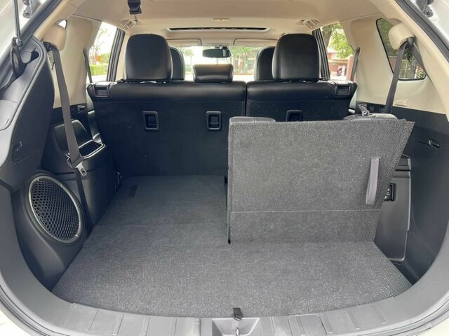 Белый Мицубиси Аутлендер, объемом двигателя 3 л и пробегом 39 тыс. км за 6700 $, фото 15 на Automoto.ua