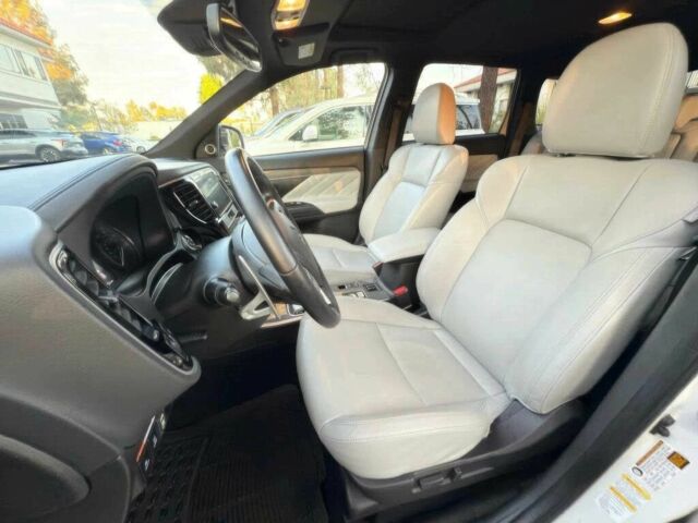 Білий Міцубісі Аутлендер, об'ємом двигуна 2 л та пробігом 34 тис. км за 17000 $, фото 9 на Automoto.ua