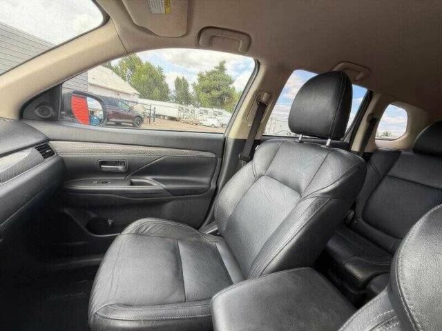 Белый Мицубиси Аутлендер, объемом двигателя 2.4 л и пробегом 65 тыс. км за 9500 $, фото 7 на Automoto.ua