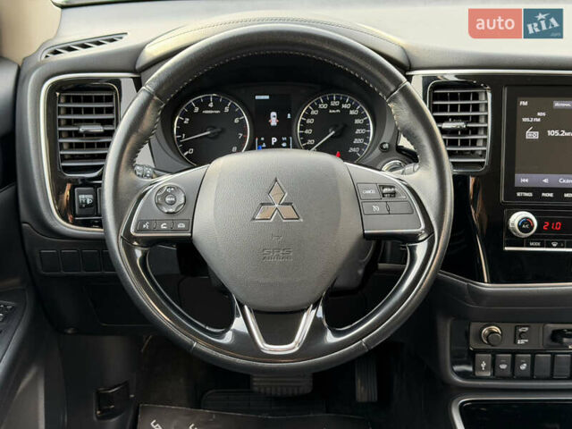 Білий Міцубісі Аутлендер, об'ємом двигуна 2 л та пробігом 52 тис. км за 21500 $, фото 35 на Automoto.ua