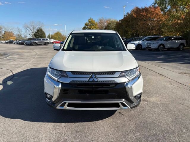 Белый Мицубиси Аутлендер, объемом двигателя 2.4 л и пробегом 44 тыс. км за 5800 $, фото 1 на Automoto.ua