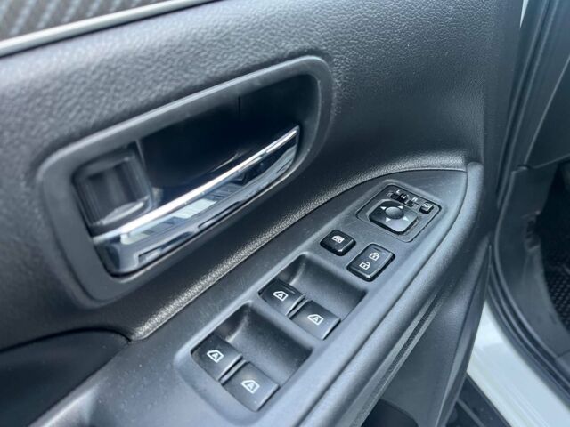 Белый Мицубиси Аутлендер, объемом двигателя 2.4 л и пробегом 120 тыс. км за 18990 $, фото 12 на Automoto.ua