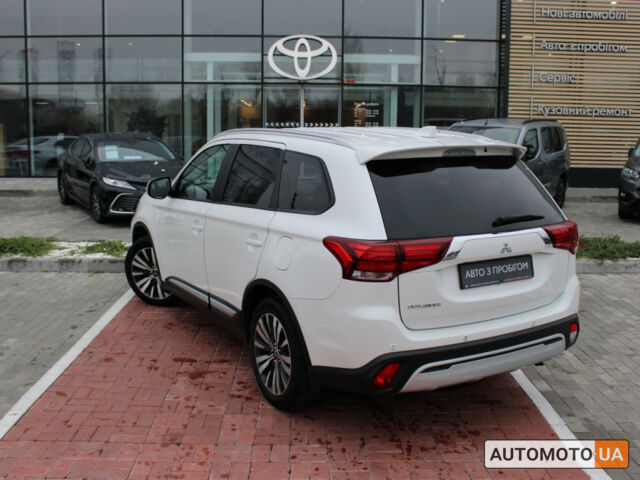 Білий Міцубісі Аутлендер, об'ємом двигуна 24 л та пробігом 56 тис. км за 24134 $, фото 7 на Automoto.ua