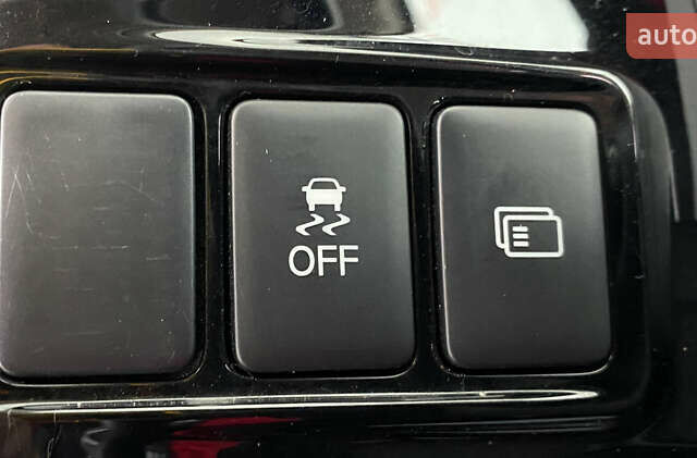 Белый Мицубиси Аутлендер, объемом двигателя 2.36 л и пробегом 39 тыс. км за 18350 $, фото 13 на Automoto.ua