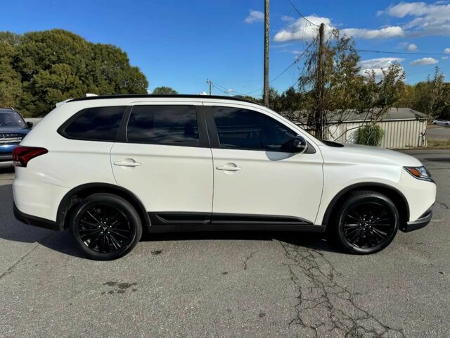 Білий Міцубісі Аутлендер, об'ємом двигуна 2.4 л та пробігом 32 тис. км за 8800 $, фото 7 на Automoto.ua