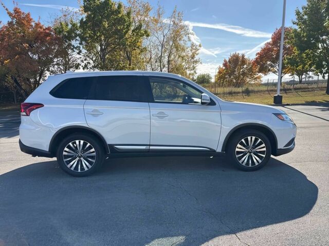 Белый Мицубиси Аутлендер, объемом двигателя 2.4 л и пробегом 44 тыс. км за 5800 $, фото 7 на Automoto.ua