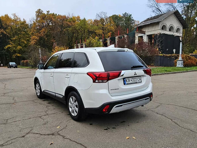 Білий Міцубісі Аутлендер, об'ємом двигуна 2 л та пробігом 74 тис. км за 16500 $, фото 5 на Automoto.ua