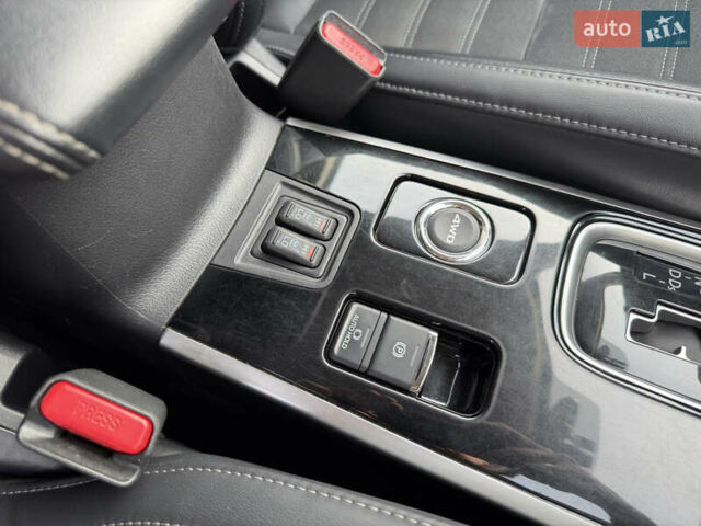 Білий Міцубісі Аутлендер, об'ємом двигуна 2 л та пробігом 52 тис. км за 21500 $, фото 46 на Automoto.ua