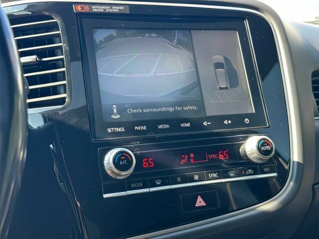 Білий Міцубісі Аутлендер, об'ємом двигуна 2 л та пробігом 45 тис. км за 13500 $, фото 9 на Automoto.ua